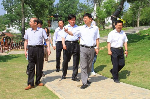 李亞平廳長赴江寧區(qū)水利局調(diào)研指導(dǎo)教育實(shí)踐活動 李亞平廳長赴江寧區(qū)水利局調(diào)研指導(dǎo)教育實(shí)踐活動